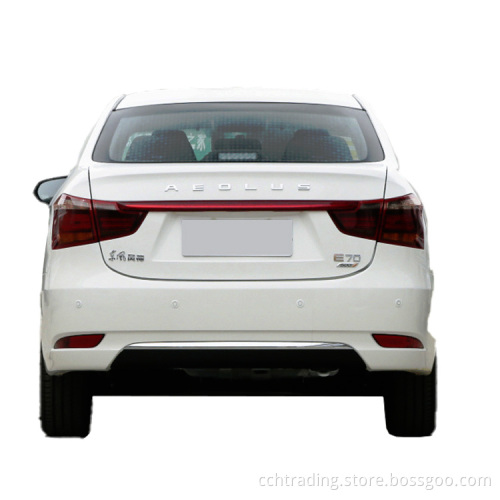 Dongfeng E70 Made in China New Energy تستخدم السيارات الكهربائية 2023